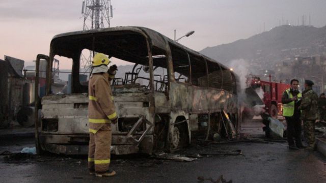 کابل کې ځانمرګي برید یو پولیس وژلی درې ټپیان دي Bbc News پښتو