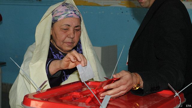 Raia wa tunisia wapiga kura ya kumchagua rais mpya wa taifa hilo tangu kuondolewa kwa Abedinne Ben Ali