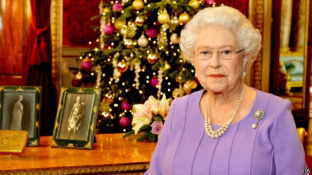 英國女王伊麗莎白二世在白金漢宮發表聖誕節講話 
