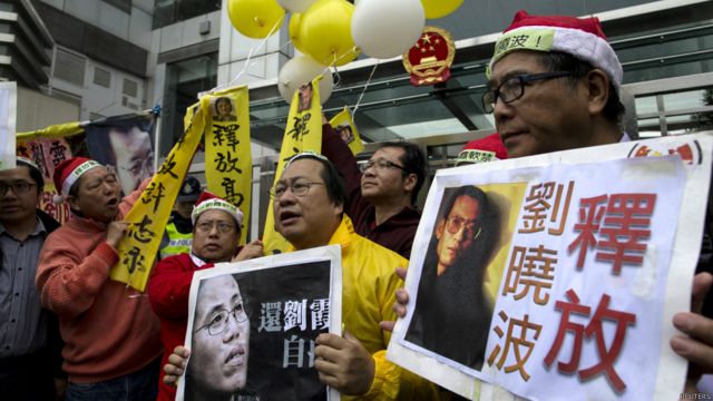 香港支聯會示威者到香港中聯辦要求釋放劉曉波(25/12/2014)