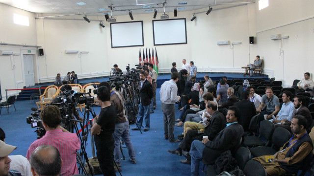 کمیته مصونیت خبرنگاران افغان سیزده درصد از خبرنگاران قرارداد ندارند Bbc News فارسی