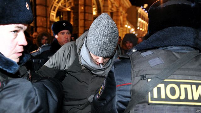 俄羅斯反對派領導人納瓦爾尼在莫斯科的一次抗議活動中被捕，此前數小時，他剛被法院以詐騙罪判處緩刑。