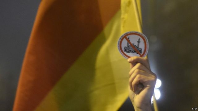 стикер и флаг