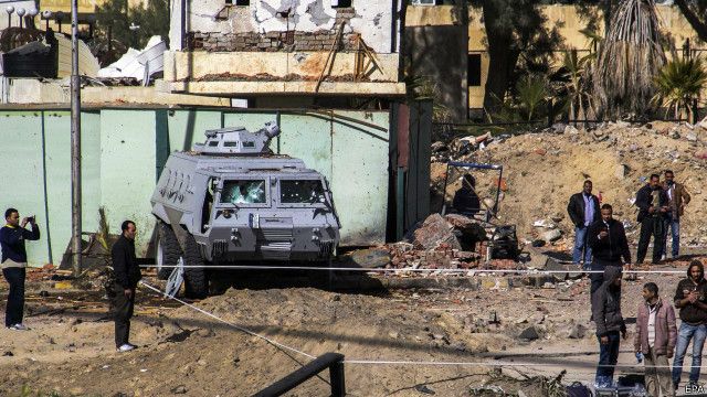 السيسي يقول إن مواجهة الارهاب ستستغرق وقتا طويلا وتغييرات بقيادة العمليات في سيناء Bbc News عربي