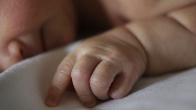 嬰兒