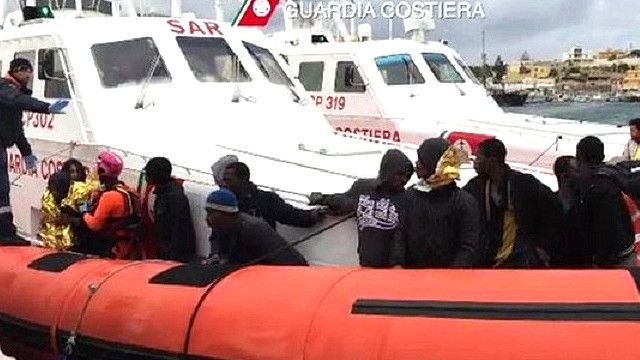 移民乘船地中海沉没至少300人死亡 c News 中文