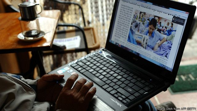 Internet mở ra cánh cửa mới để công chúng có thể tiếp cận thông tin đa chiều với tốc độ truy cập cao hơn trước đây.