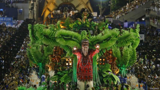 Beija-Flor diz que desfile divulgou a trajetória do povo guinéu-equatoriano