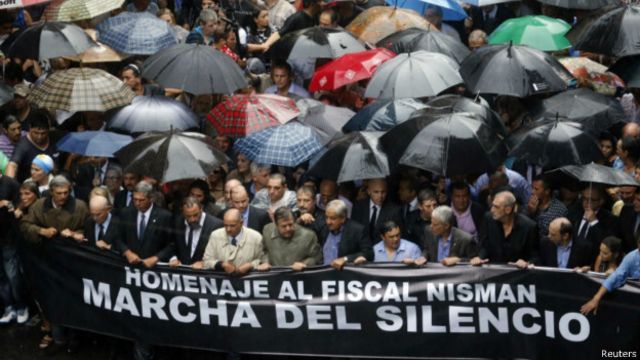 Marcha contra el gobierno en honor al fiscal Nisman.