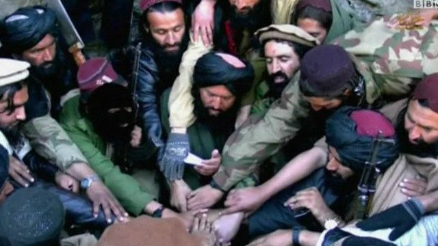داعش در ولایت ننگرهار افغانستان خانه های طالبان را آتش زده است Bbc News فارسی