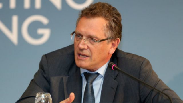 "Nous faisons tous un certain nombre de concessions pour s’assurer que cette Coupe du Monde puisse être jouée dans les meilleures conditions", a déclaré Valcke.