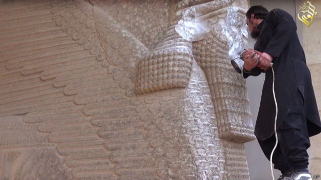 المتحف يضم اثارا عمرها الاف السنوات