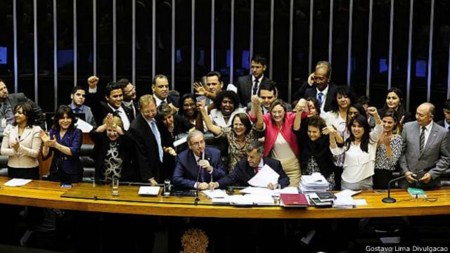 Machismo no Judici&aacute;rio pode limitar impacto de lei do feminic&iacute;dio - BBC  News Brasil