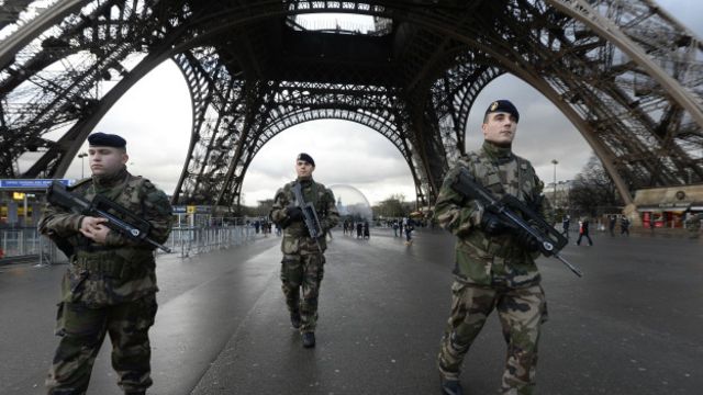 自首都巴黎今年初發生《查理周刊》恐怖襲擊案以來，法國一直將安全警戒維持在最高級別。