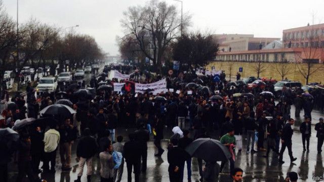 هزاران شهروند کابل خواستار دادخواهی از مرگ فرخنده شدند Bbc News فارسی