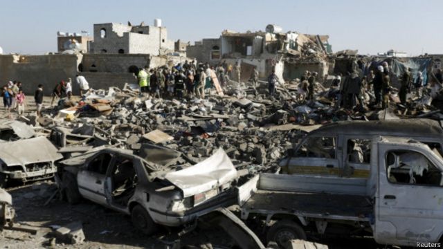 Последствия авиаударов в Йемене