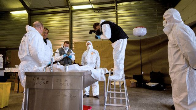 Pemeriksaan sisa-sisa tubuh korban Germanwings