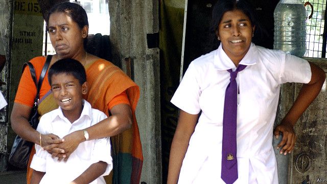 රවිරාජ් මන්ත්‍රීවරයාගේ බිරිඳ සහ දරුවන් දෙදෙනා