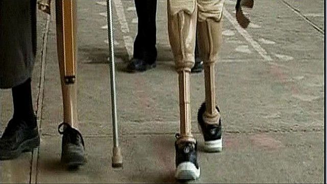 در روز جهانی آگاهی از خطرات مین معلولان در کابل تظاهرات کردند Bbc News فارسی