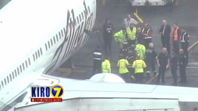 EE.UU.: avión aterriza de emergencia por trabajador atrapado en el  compartimento de equipajes - BBC News Mundo
