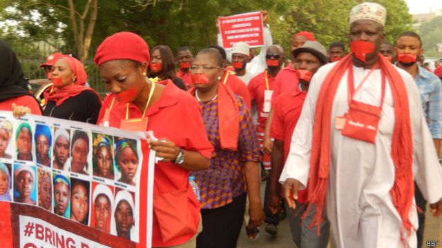 Hotunan tunawa da 'yan matan Chibok - BBC News Hausa
