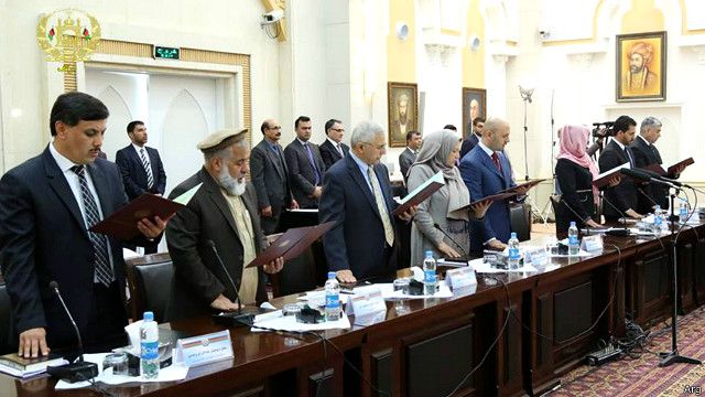 کابینه جدید افغانستان فرمان بردار و خالی از سنگین وزن ها Bbc News فارسی