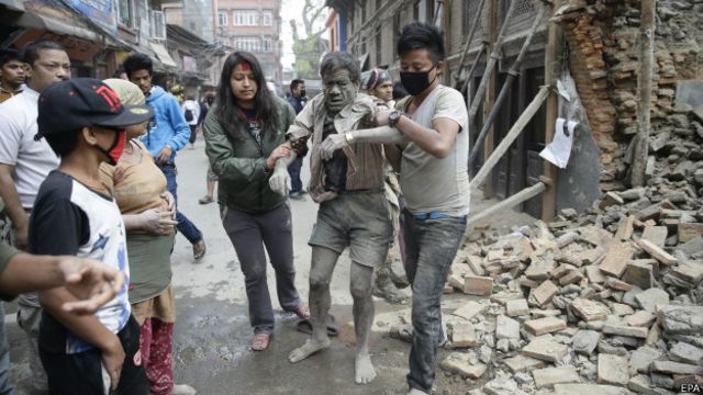Las sobrecogedoras imágenes del terremoto en Nepal - BBC News Mundo