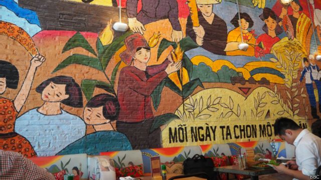 圖輯：越南統一40週年 街頭宣傳畫