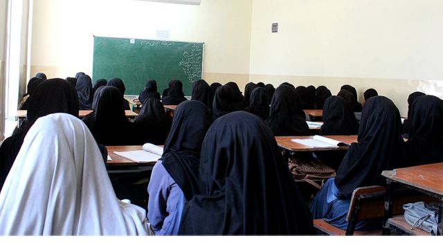 عکس فرخنده از کودکی تا مرگ Bbc News فارسی