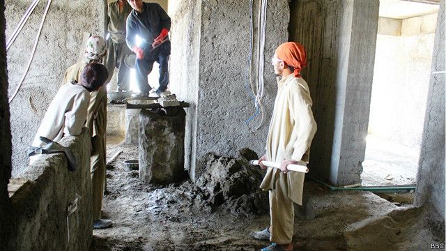 د خوندي ساتنې توکو نشتوالي د چارګل نیم بدن شل کړ Bbc News پښتو