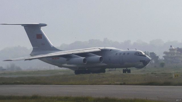 中國空軍的一架運輸機在加德滿都國際機場