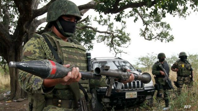De dónde salen las armas pesadas del narco en México? - BBC News Mundo