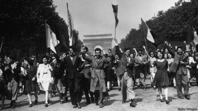 Las mejores imágenes de la celebración del Día de la Victoria en Europa  hace 70 años - BBC News Mundo