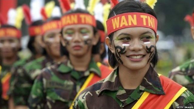 在印尼,年齡在18至20歲的高中女生在投考軍隊或警察職位時,必須接受「貞潔測試」。