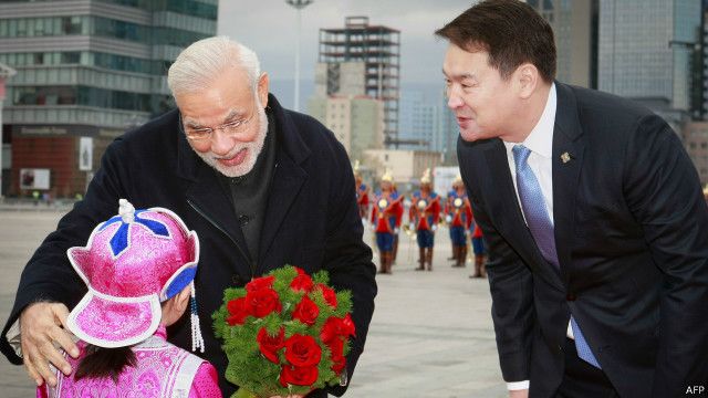 印度總理莫迪，與蒙古總理其米德·賽汗比勒格