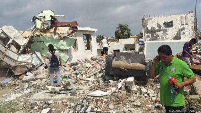 Las imágenes de la tragedia: tornado mata 16 personas en México y Texas