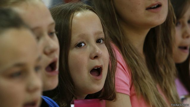 Si nos han criticado nuestra habilidad musical de niños, es probable que cantemos peor de adultos.