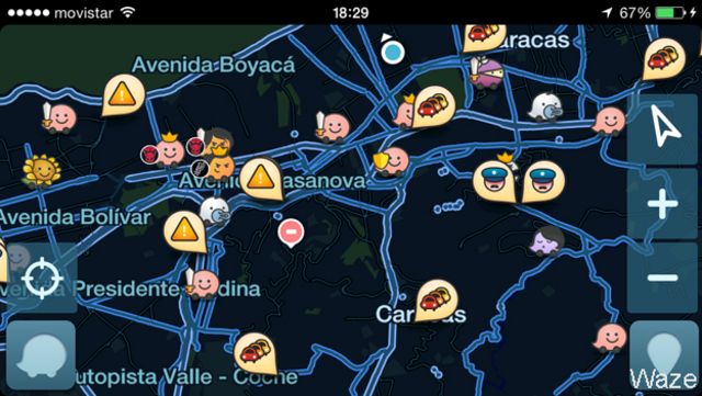 Nos mapas do Waze, cada ícone indica um usuário ou uma informação do caminho