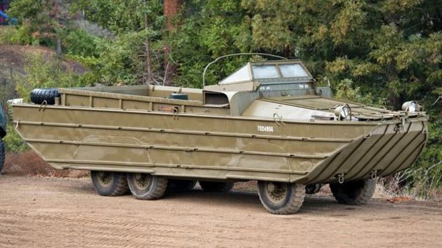 軍車