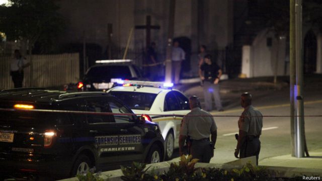 槍擊事件發生在當地時間周三晚上的9點左右。當時，教堂里正在舉行一場禱告會。