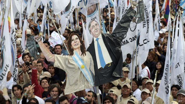 Recortes de Néstor y Cristina Kirchner.