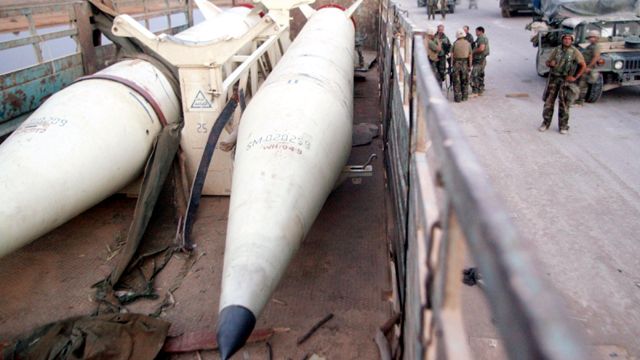 صورة من الأرشيف لصاروخين من نوع سكود، عثر عليهما الأمريكيون في العراق