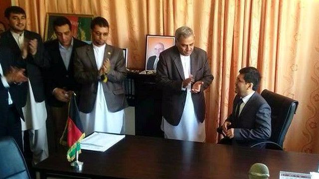 آقای زهیر پس از آن که به کرسی ولایت تکیه زد، ابراز امیدواری کرد که اعتراضها با گفتگو به پایان برسد