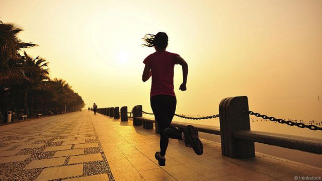 о чем я говорю когда говорю о беге скачать полностью Kak Nekotorym Lyudyam Udaetsya Obhoditsya Pochti Bez Sna Bbc News Russkaya Sluzhba