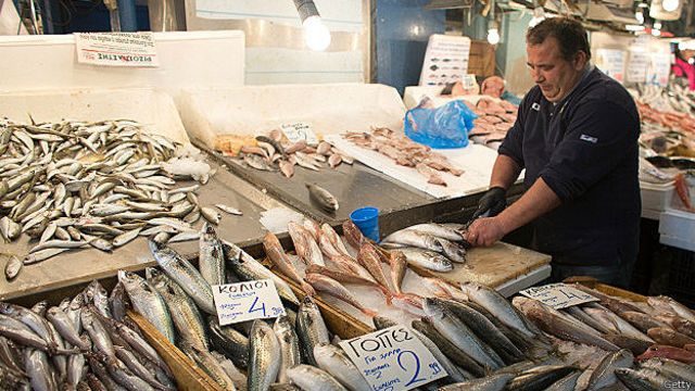 Secara rata-rata manusia mengambil populasi ikan dewasa dalam skala 14 kali lebih cepat dari yang dilakukan oleh predator hewan laut.