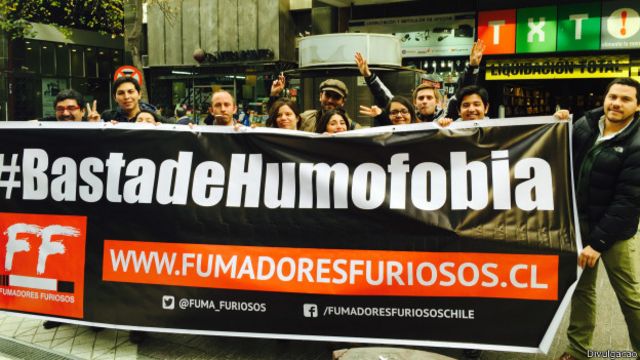 Grupo pró-fumantes no Chile (Foto: Divulgação)