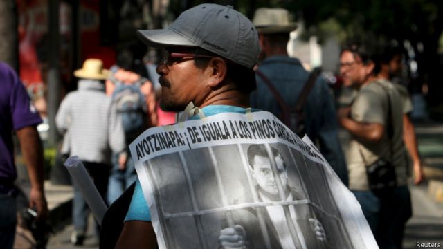 Демонстрант с плакатом