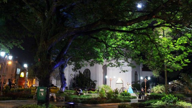 Merawat gedung tua, menyelamatkan masa lalu Semarang - BBC ...
