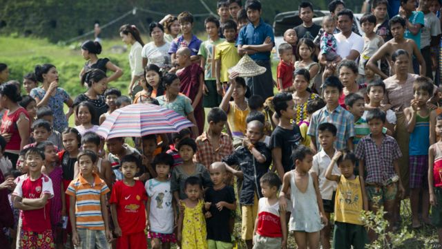 Potret rakyat Myanmar di tengah banjir yang melanda - BBC News Indonesia