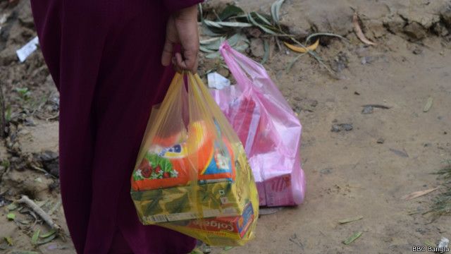 দুই দেশের মানুষকে কাছে এনেছে সীমান্ত হাট